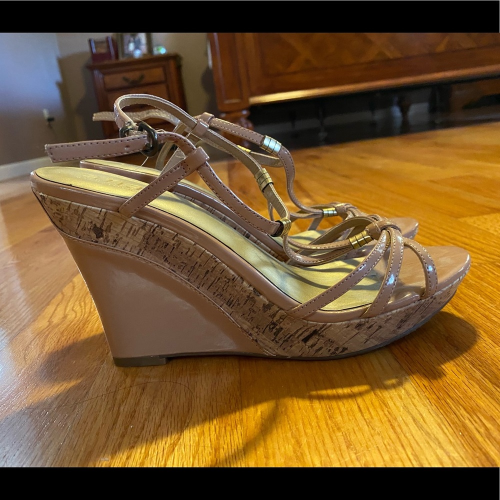 Summer wedges